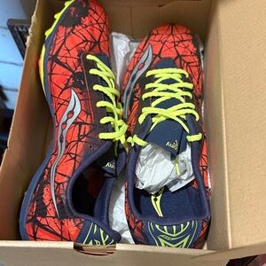 Saucony men’s 10.5 running shoes